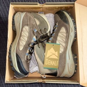 Womens Denali Hiking Shoes - Brown and Tan